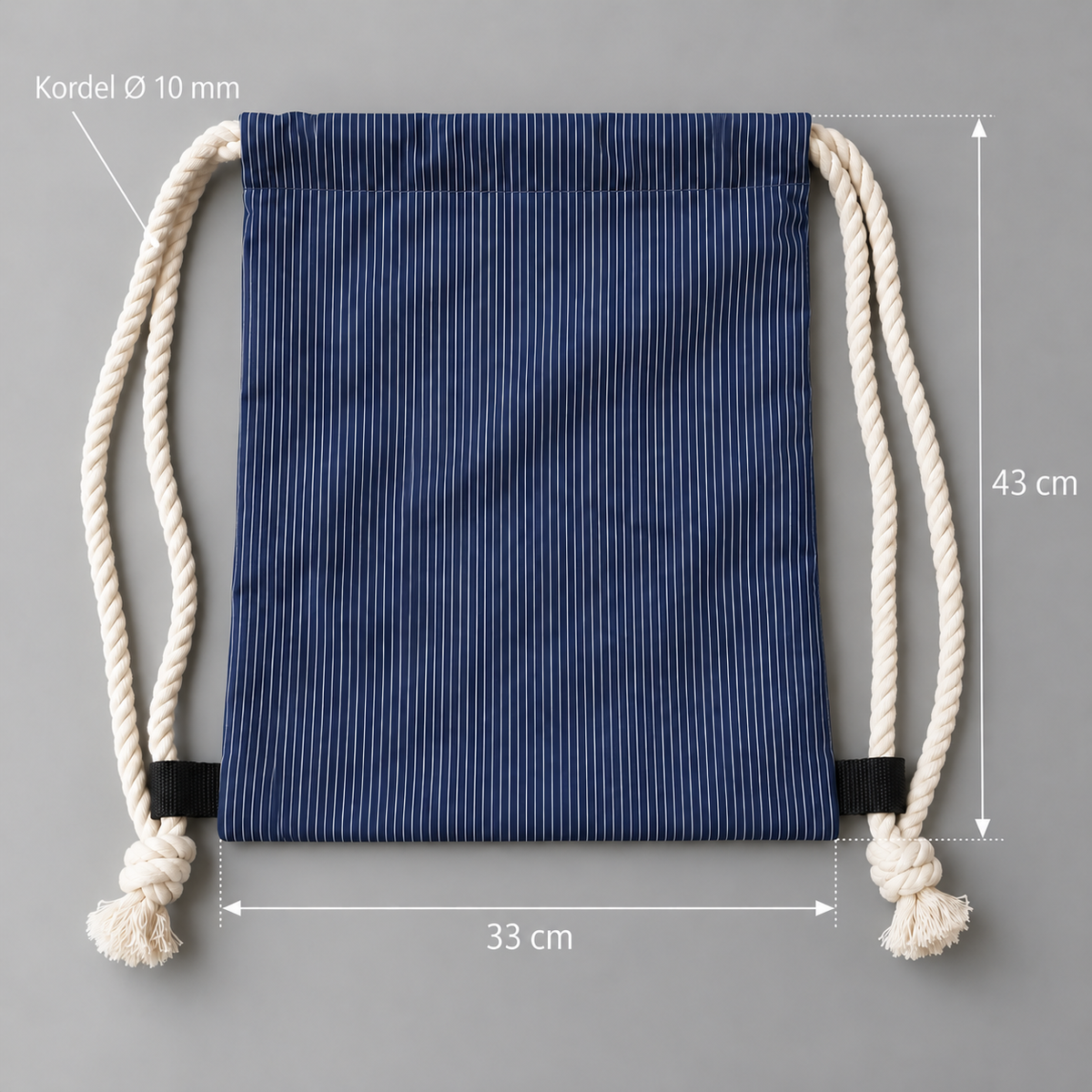 Maße des Pfälzer Rucksacks: 43 cm Höhe, 33 cm Breite und 10 mm Kordeldurchmesser.